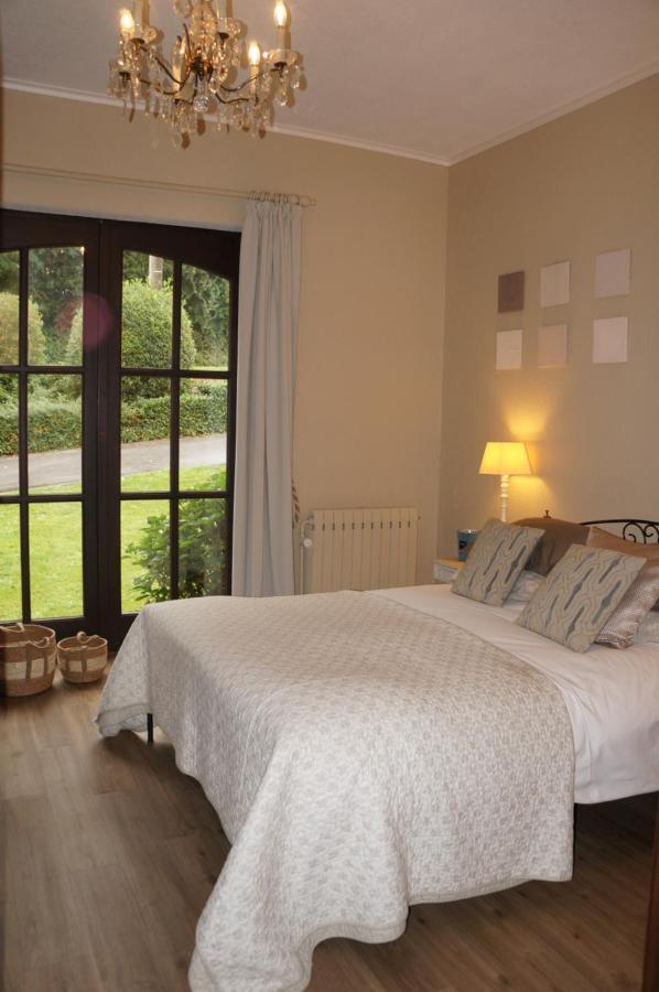 B&B Les Cresses Ciney Exterior foto